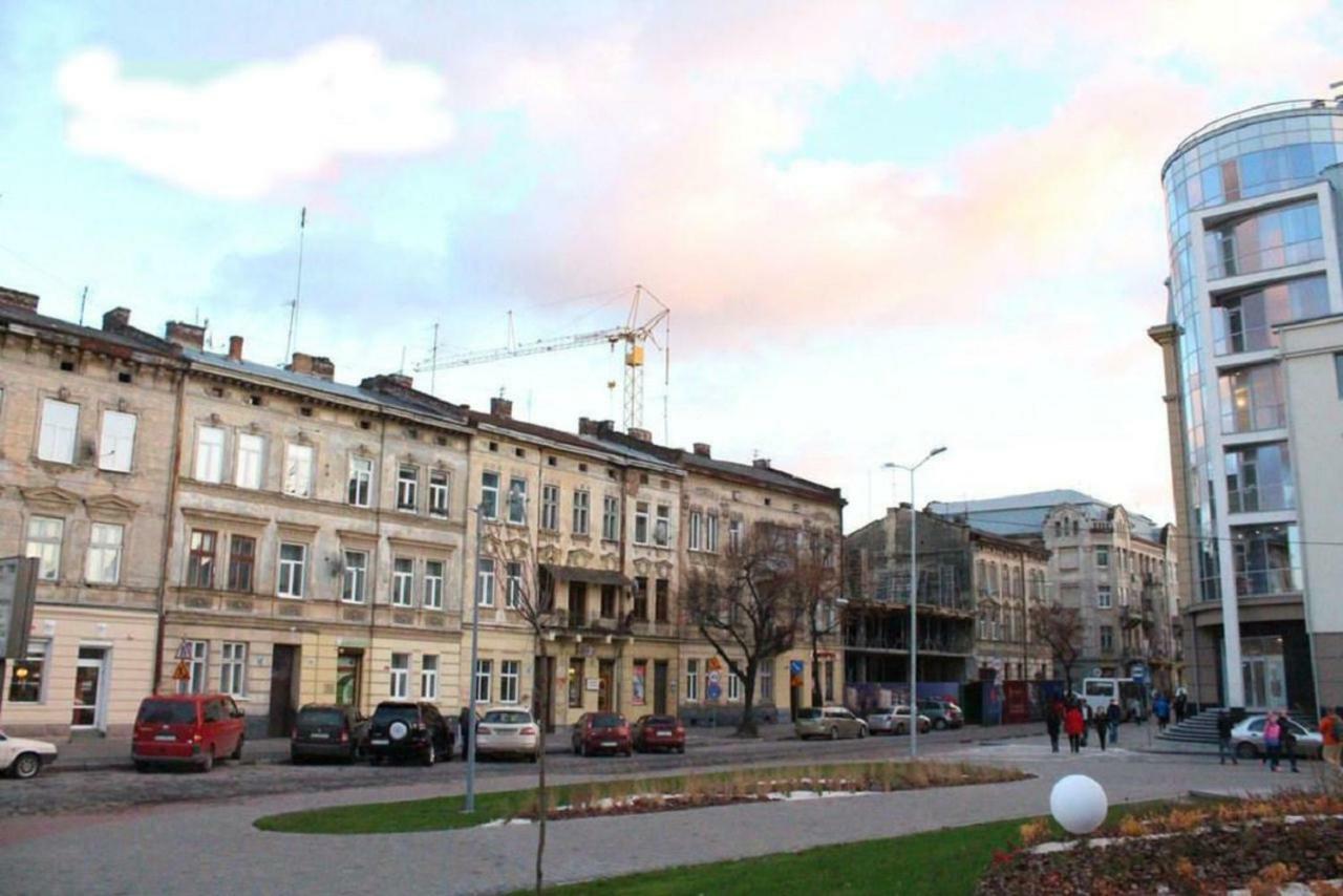 Міні Апартаменти В Центрі Львова- 2 Хв До Оперного Театру Bagian luar foto